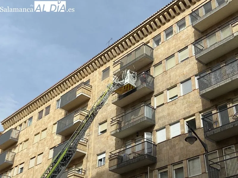 Intervención de los Bomberos de Salamanca de esta mañana en la Gran Vía. Foto Vanesa Martins