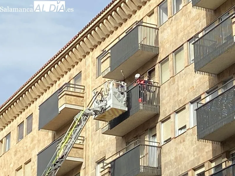 Intervención de los Bomberos de Salamanca de esta mañana en la Gran Vía. Foto Vanesa Martins
