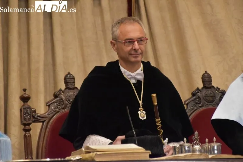 Ceremonia en el Paraninfo para el nombramiento de dos nuevos doctores honoris causa de la USAL, la antropóloga argentina Rita Segato y el neurofisiólogo colombiano Norberto G. Cairasco
