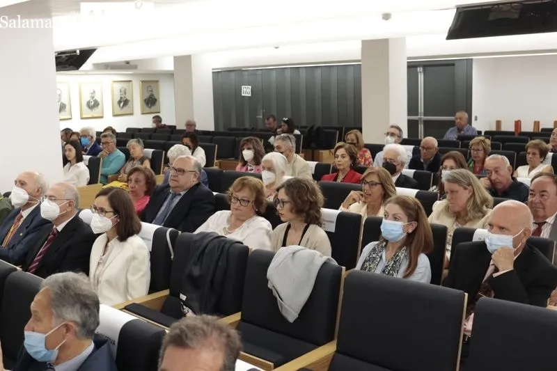 Entrega de distinciones en el Colegio de Médicos de Salamanca. Foto de David Sañudo