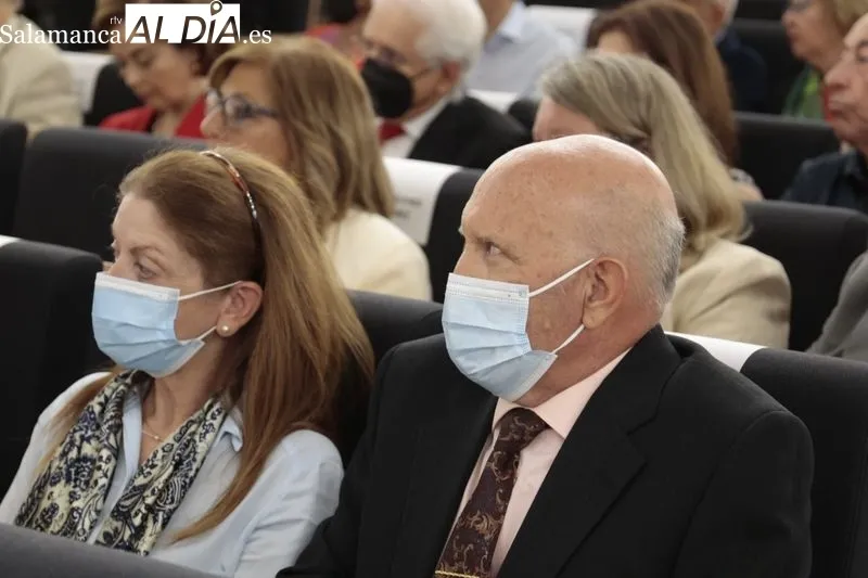 Entrega de distinciones en el Colegio de Médicos de Salamanca. Foto de David Sañudo