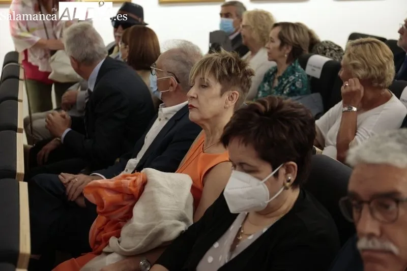 Entrega de distinciones en el Colegio de Médicos de Salamanca. Foto de David Sañudo