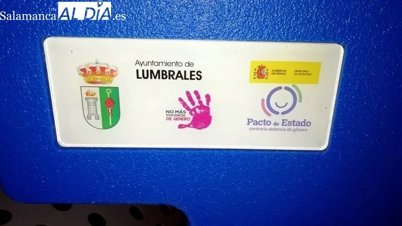 El nuevo contenedor se ha instalado en la zona de acceso a los centros escolares