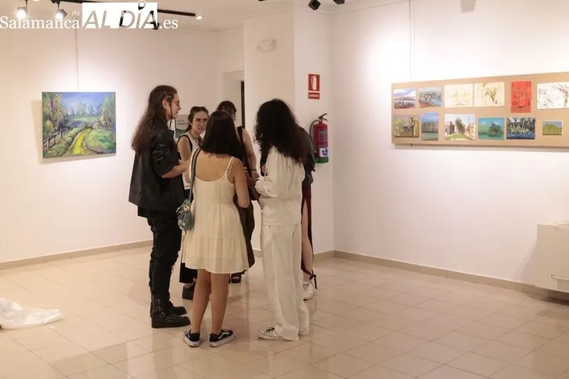 La exposición ‘La mirada atenta’ podrá visitarse en el Espacio Joven hasta el 30 de junio de lunes a viernes de 9:00 a 14:00 y de 17:00 a 20:00 horas,
