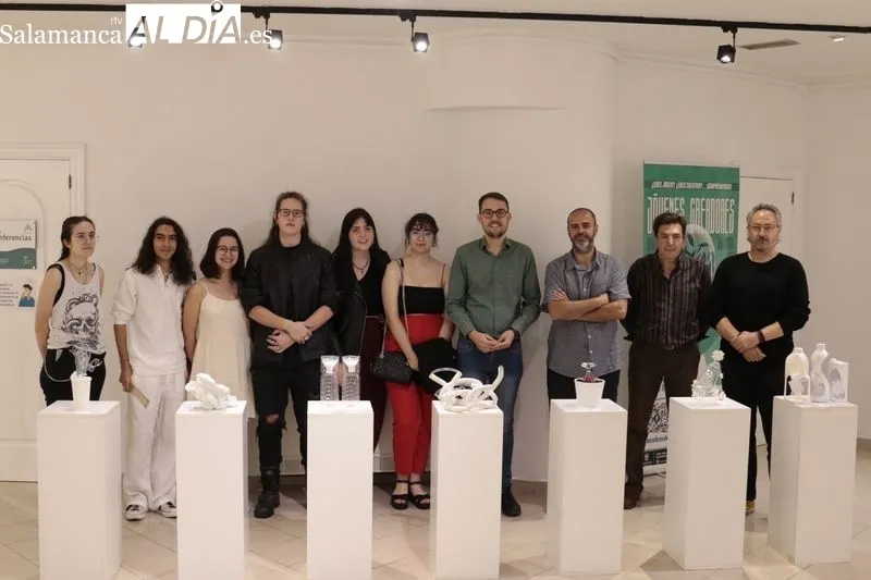 La exposición ‘La mirada atenta’ podrá visitarse en el Espacio Joven hasta el 30 de junio de lunes a viernes de 9:00 a 14:00 y de 17:00 a 20:00 horas,