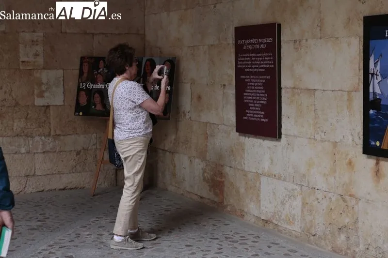 Exposición 'Doce mujeres del Siglo de Oro' en la Casa de las Conchas. Foto de David Sañudo