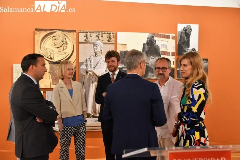 Apertura de la exposición “Nebrija, el ideal humanista”, en el Patio de Escuelas Menores de la Universidad de Salamanca