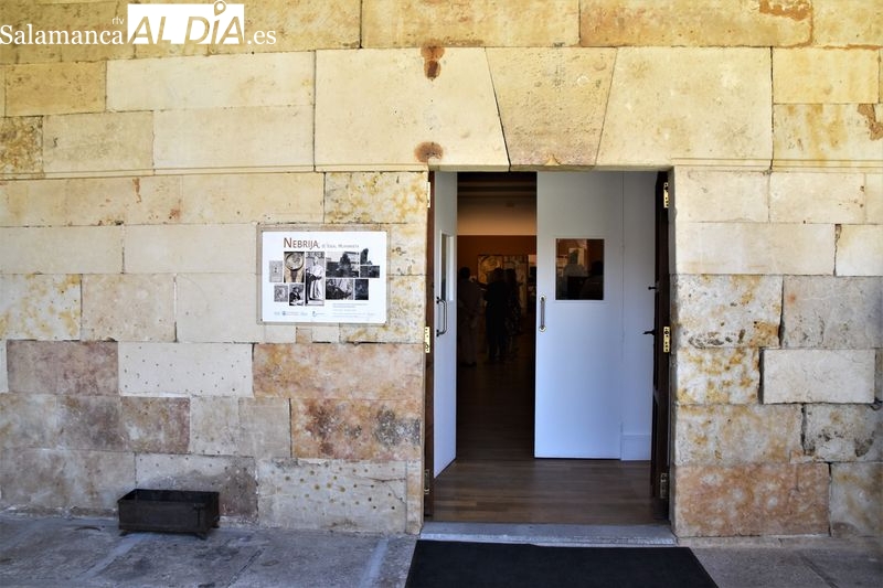 Apertura de la exposición “Nebrija, el ideal humanista”, en el Patio de Escuelas Menores de la Universidad de Salamanca