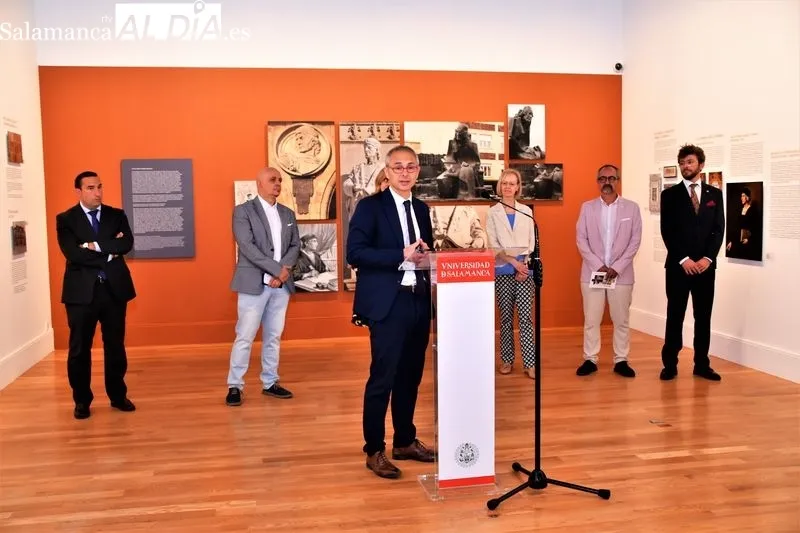 Apertura de la exposición “Nebrija, el ideal humanista”, en el Patio de Escuelas Menores de la Universidad de Salamanca