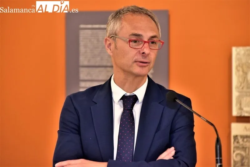 Apertura de la exposición “Nebrija, el ideal humanista”, en el Patio de Escuelas Menores de la Universidad de Salamanca