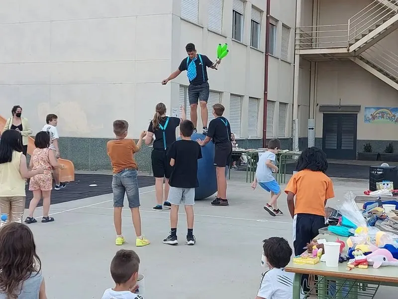 Mercadillo Solidario en el Colegio Antonio Machado