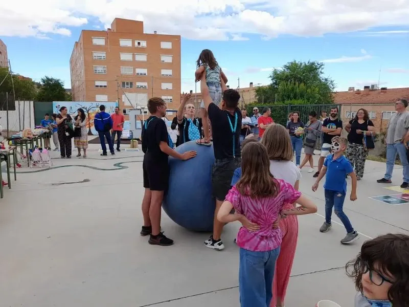 Mercadillo Solidario en el Colegio Antonio Machado