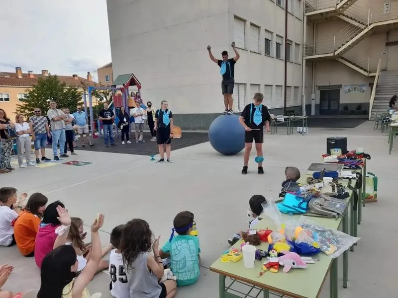 Mercadillo Solidario en el Colegio Antonio Machado