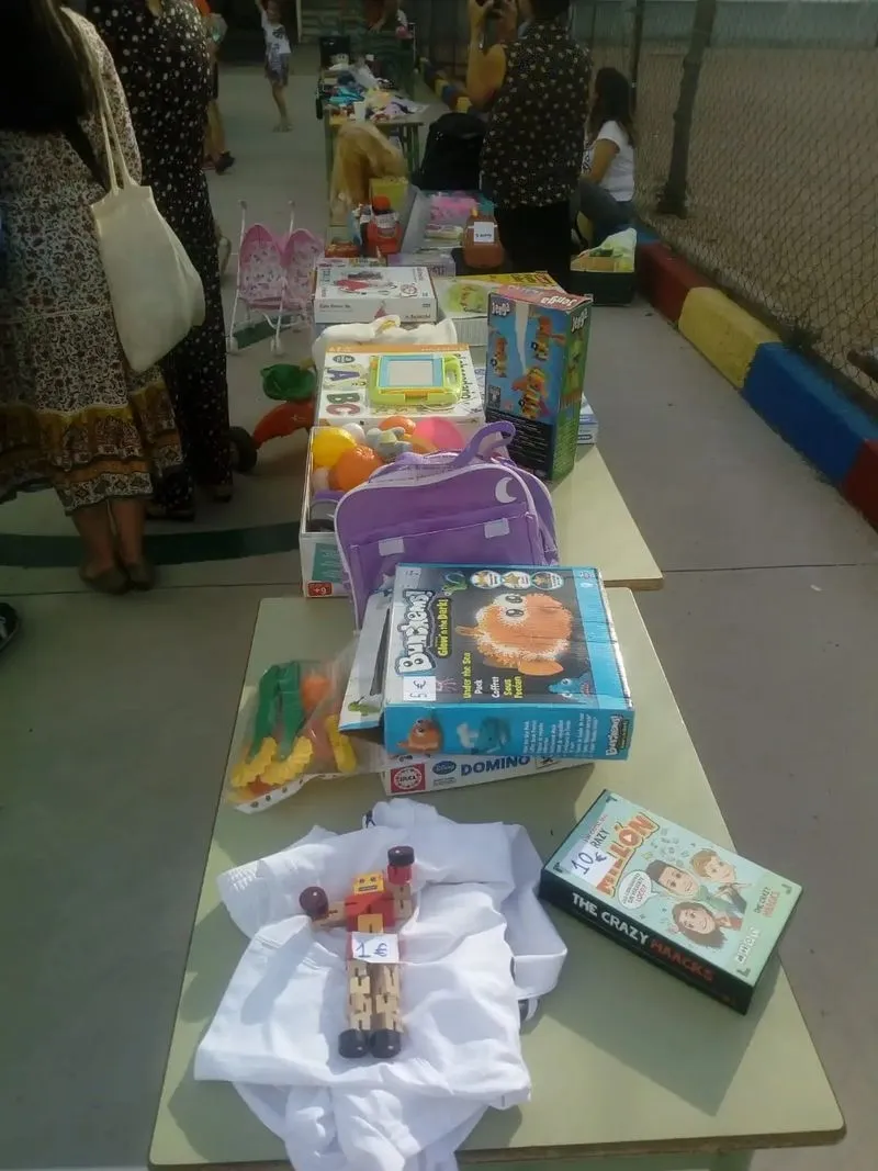 Mercadillo Solidario en el Colegio Antonio Machado