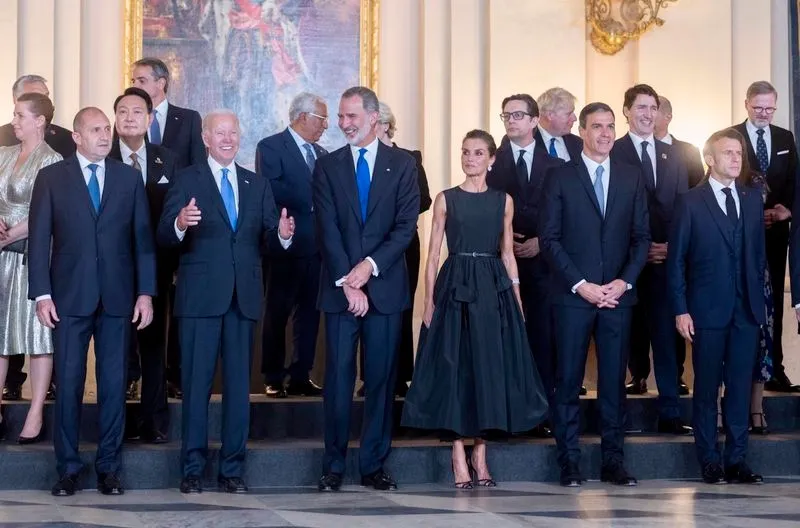 Invitados a la cena de Gala Real para los participantes de la Cumbre de la OTAN, en el Palacio Real. Foto de Europa Press