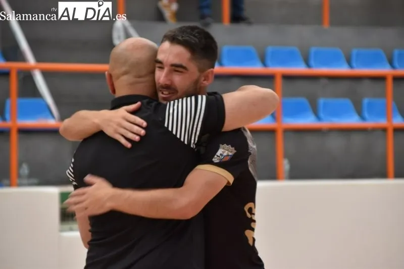 Foto 18 - Unionistas FS asciende a Segunda B tras imponerse en la final del playoff (10-0)