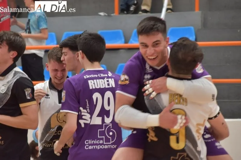 Foto 17 - Unionistas FS asciende a Segunda B tras imponerse en la final del playoff (10-0)