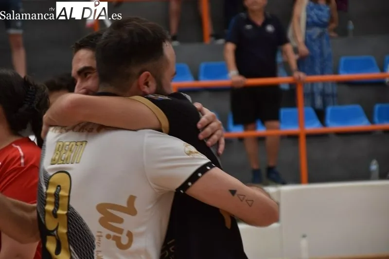 Foto 15 - Unionistas FS asciende a Segunda B tras imponerse en la final del playoff (10-0)