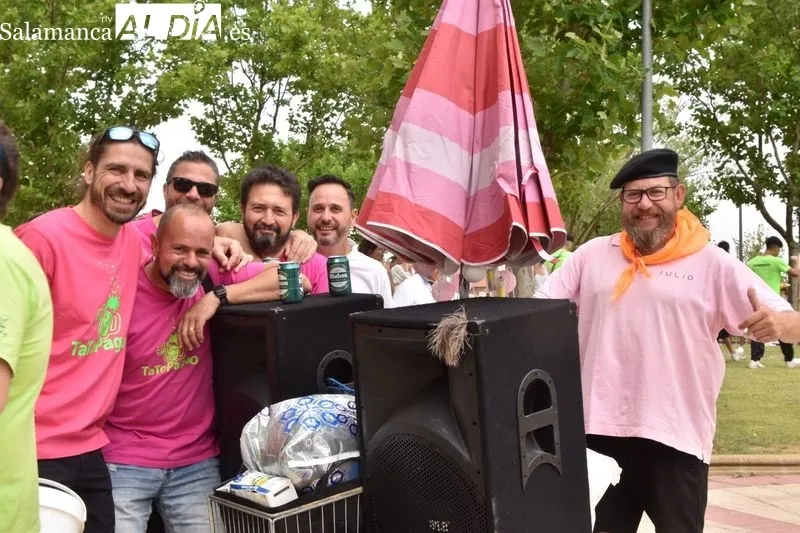 Imágenes de la paella popular este mediodía en Cabrerizos