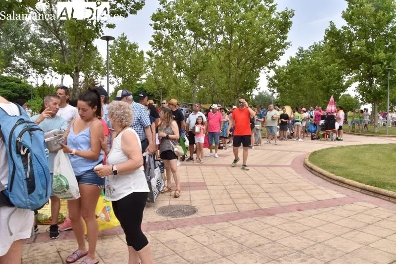 Imágenes de la paella popular este mediodía en Cabrerizos