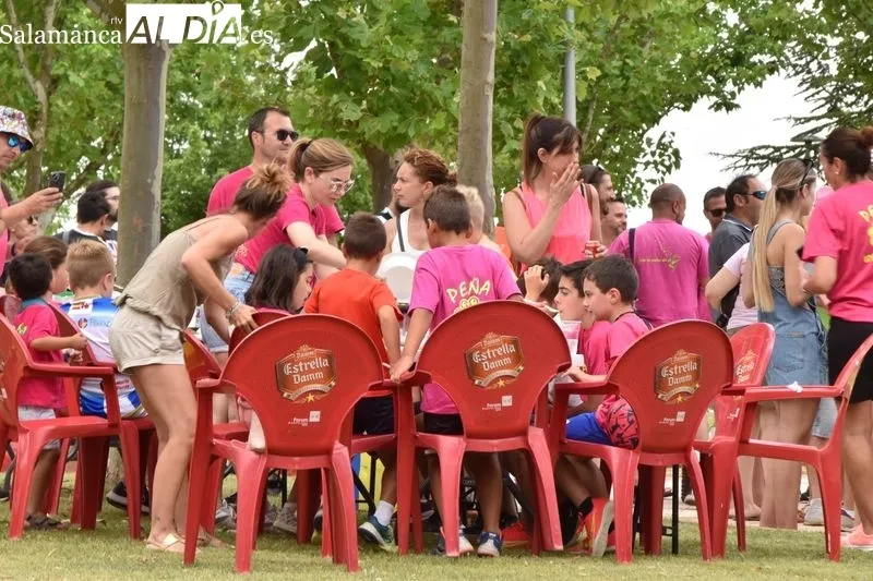 Imágenes de la paella popular este mediodía en Cabrerizos