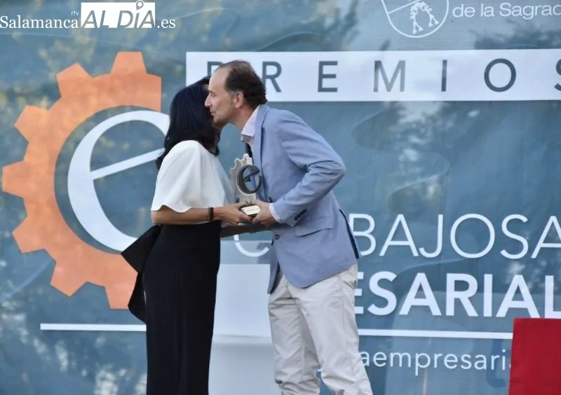 Foto 10 - Reconocimiento a seis empresas en los Premios Carbajosa Empresarial 