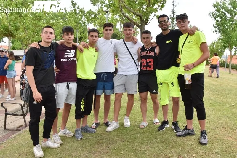 Imágenes de la paella popular este mediodía en Cabrerizos