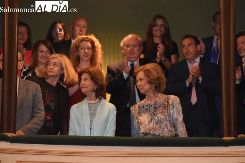Concierto de la Orquesta Clásica del Teatro Liceo con la asistencia de la Reina Sofía y la Reina Silvia de Suecia