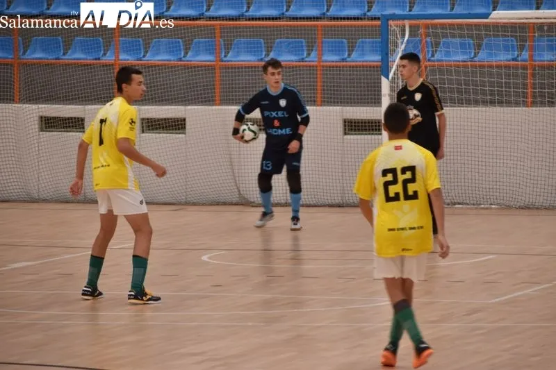 Foto 5 - 400 jugadores ense&ntilde;an su talento en el Torneo de F&uacute;tbol Sala &lsquo;Ciudad de Salamanca&rsquo;