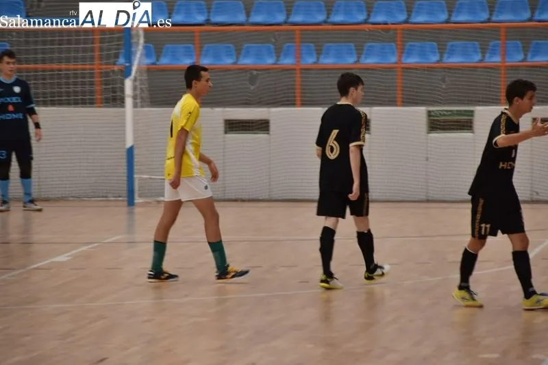 Foto 2 - 400 jugadores ense&ntilde;an su talento en el Torneo de F&uacute;tbol Sala &lsquo;Ciudad de Salamanca&rsquo;