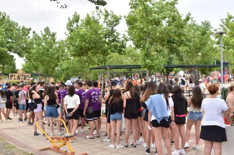 Imágenes de la paella popular este mediodía en Cabrerizos