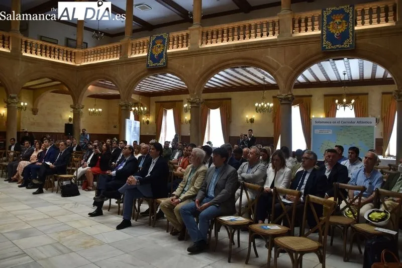 Clausura de la presentación del estudio Análisis del área de influencia de la plataforma logística intermodal de Salamanca | Fotos: Vanesa Martins