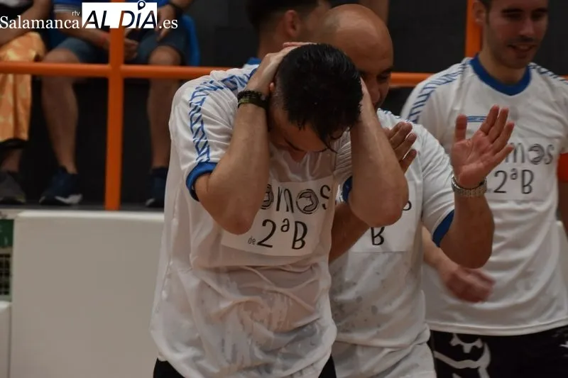 Foto 2 - Unionistas FS asciende a Segunda B tras imponerse en la final del playoff (10-0)
