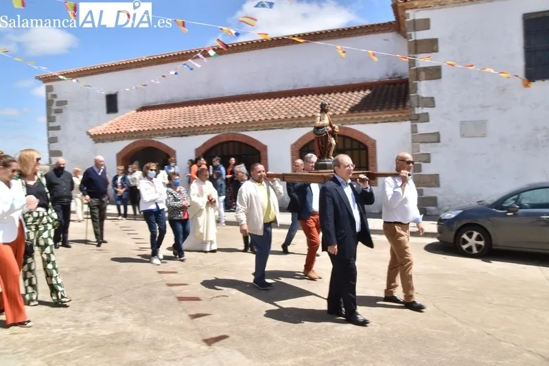 Foto 15 - Vecinos se viste de gala para la procesi&oacute;n de San Juan Bautista 