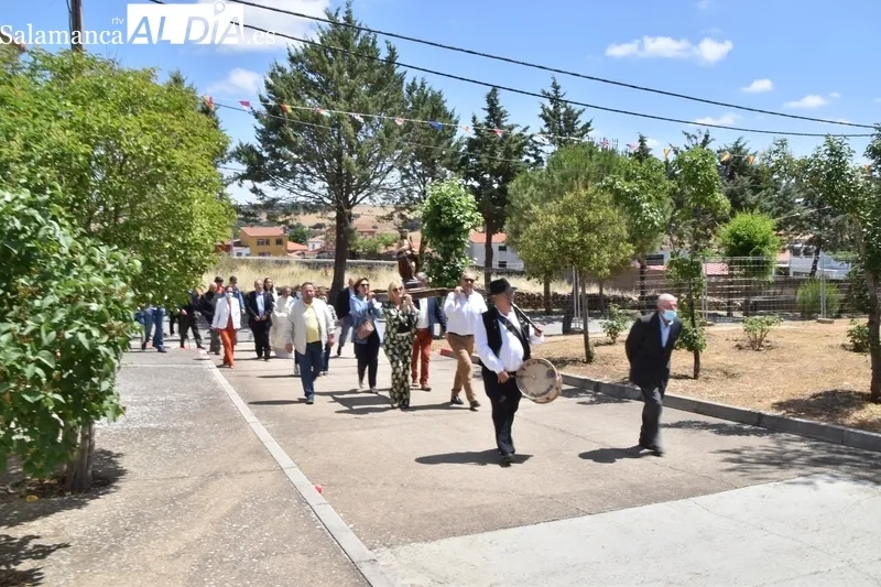 Foto 6 - Vecinos se viste de gala para la procesi&oacute;n de San Juan Bautista 