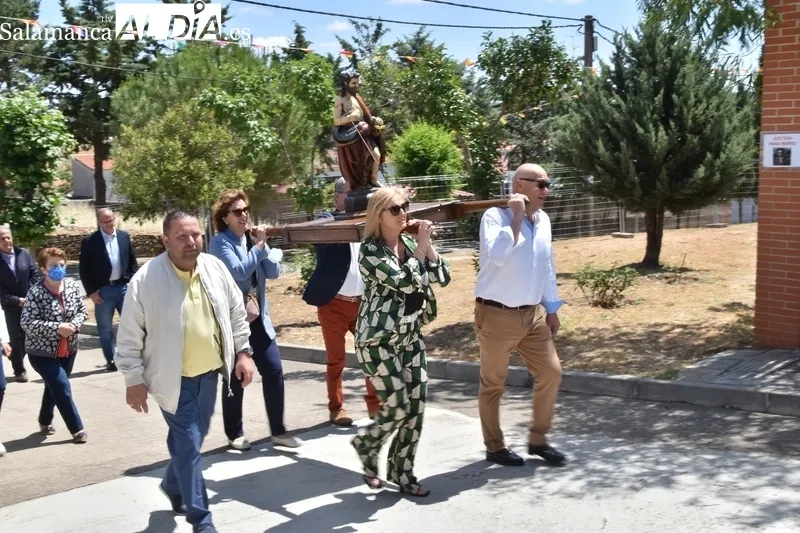 Foto 5 - Vecinos se viste de gala para la procesi&oacute;n de San Juan Bautista 