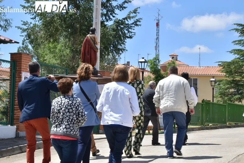 Foto 3 - Vecinos se viste de gala para la procesi&oacute;n de San Juan Bautista 
