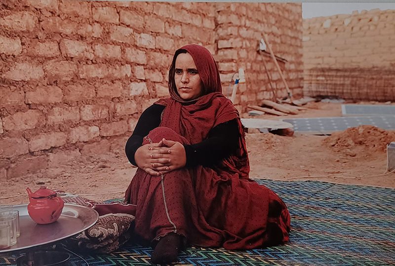 Foto 1 - La exposición sobre la mujer saharaui cierra su estancia en Béjar con varias actividades