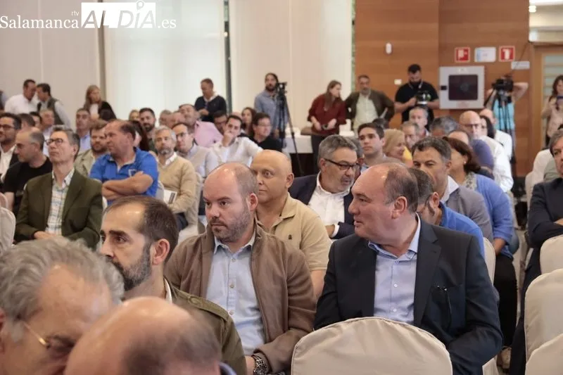 El presidente de la Junta de Castilla y León, Alfonso Fernández Mañueco, clausura el IV Foro del Cerdo Ibérico 2022. Foto de David Sañudo