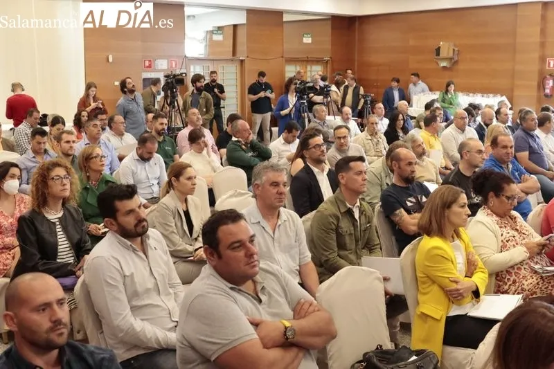 El presidente de la Junta de Castilla y León, Alfonso Fernández Mañueco, clausura el IV Foro del Cerdo Ibérico 2022. Foto de David Sañudo