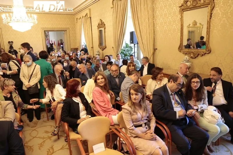 Entrega a Manuel Muiños del título de Hijo Adoptivo de Salamanca, en un acto celebrado en el Ayuntamiento. Foto de David Sañudo