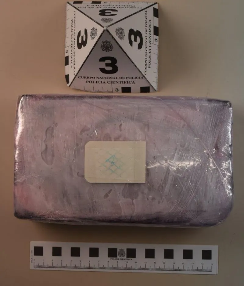 Droga y armas intervenidas en esta operación policial