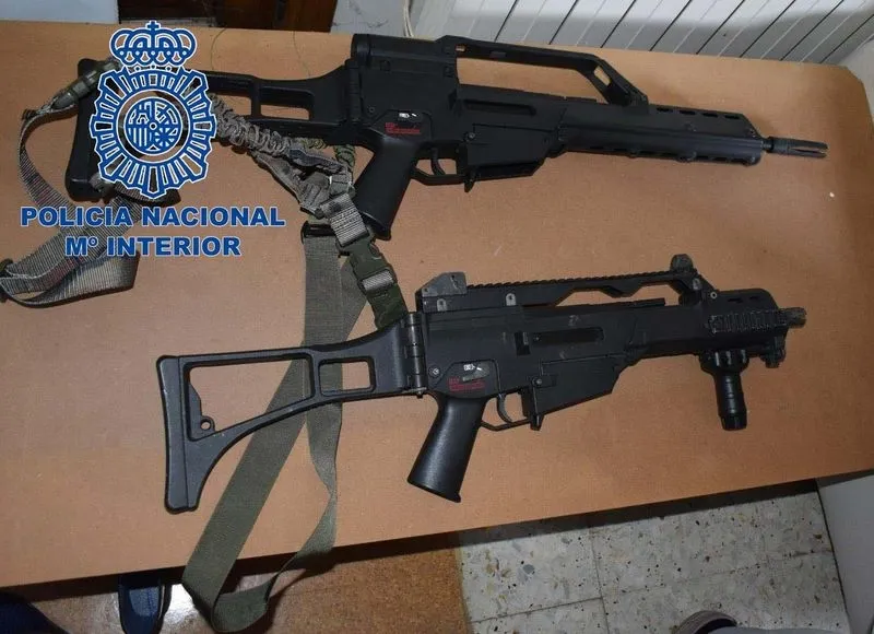Droga y armas intervenidas en esta operación policial