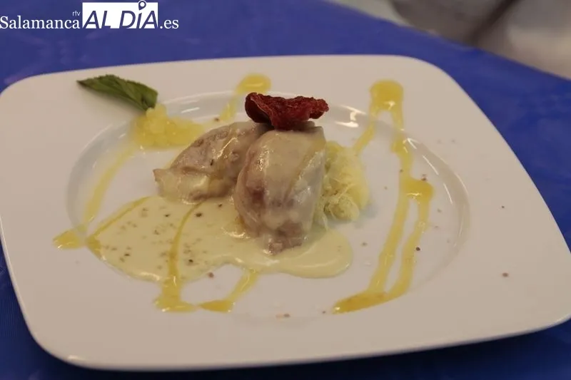 Presentación de las creaciones de los participantes en el XXI Concurso de Pinchos de Salamanca, ante el jurado de expertos. Foto de David Sañudo