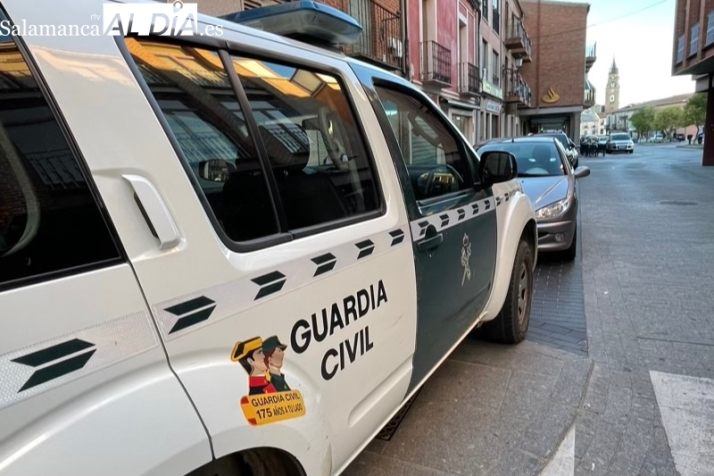 Policía Local, Guardia Civil y sanitarios actúan en un supuesto caso de violencia de genero en Peñaranda
