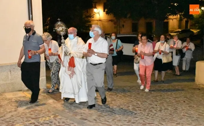 La Familia De la Puerta triunfa con caballo incluido sobre el escenario del Teatro Nuevo | Imagen 2