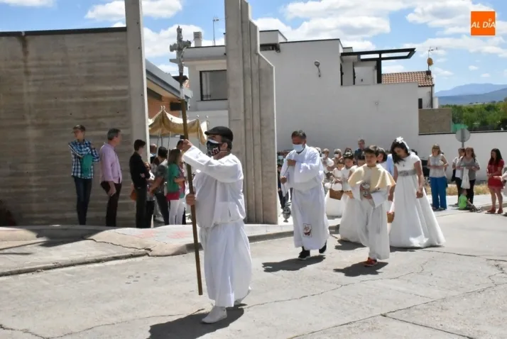 La Familia De la Puerta triunfa con caballo incluido sobre el escenario del Teatro Nuevo | Imagen 3
