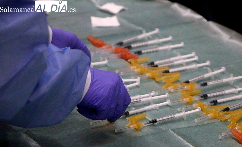 Habrá cuarta dosis de la vacuna frente al coronavirus para toda la población
