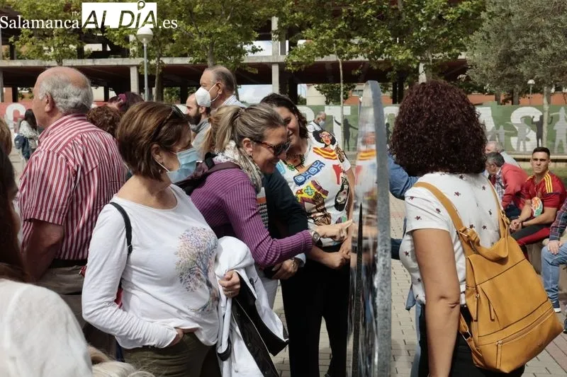 Acto lúdico-social para celebrar el 30 aniversario de Salud Mental Salamanca – AFEMC en la plaza de la Valmuza. Foto de David Sañudo