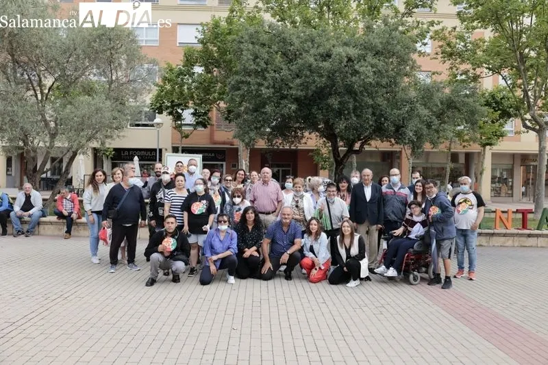 Acto lúdico-social para celebrar el 30 aniversario de Salud Mental Salamanca – AFEMC en la plaza de la Valmuza. Foto de David Sañudo